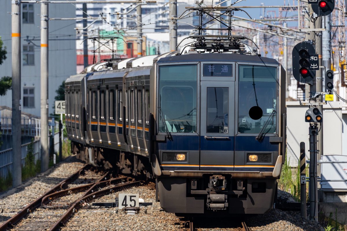 207kei's tweet photo. 2026/7/25
207系S24+S49編成
207系X1編成の検査による和田岬線代走

兵庫駅に入線する代走の207系更新車を撮影しました。

神戸市兵庫区
兵庫駅にて撮影 https://t.co/qGm2Ys1urw