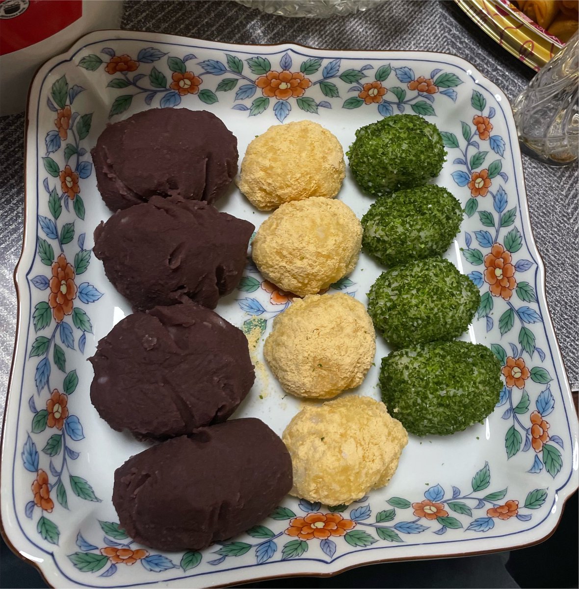 Merrykuma1's tweet photo. 土用の丑の日
鰻丼めっちゃ美味しかった
日々の酷暑と忙しさも
夏バテしないように願いも込めて
@show_sster_0913 
#土用の丑 

父の3回忌も滞りなく済んで
ホッと一息
父の好きなおはぎを作った
時が流れるのは早い🥺 https://t.co/lSSnSa6Jgp