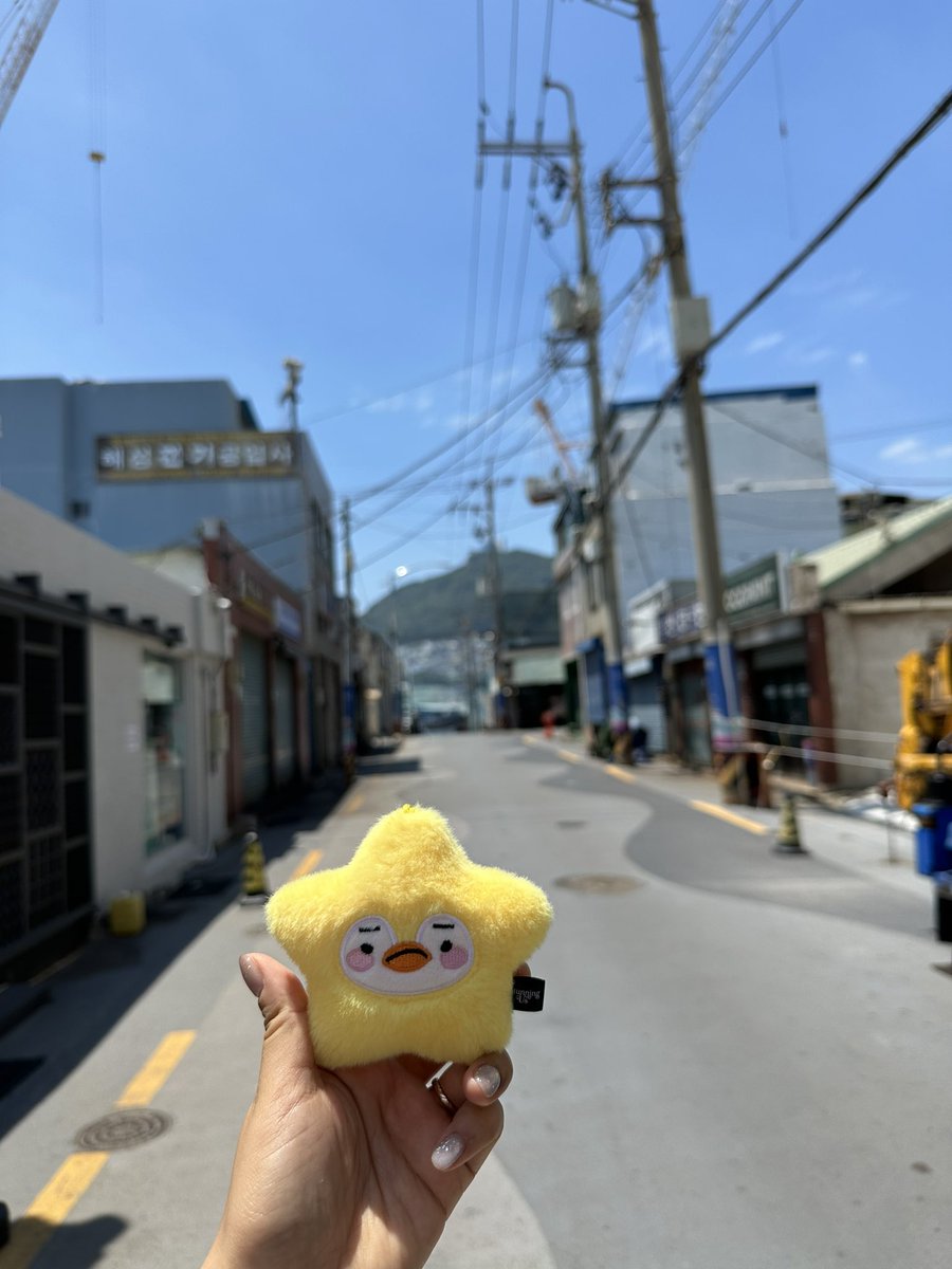 ssomdayay's tweet photo. 씩씩하게 강태풍 만나러? 가는 길😎ㅋㅋ https://t.co/fO9GTtW4sL