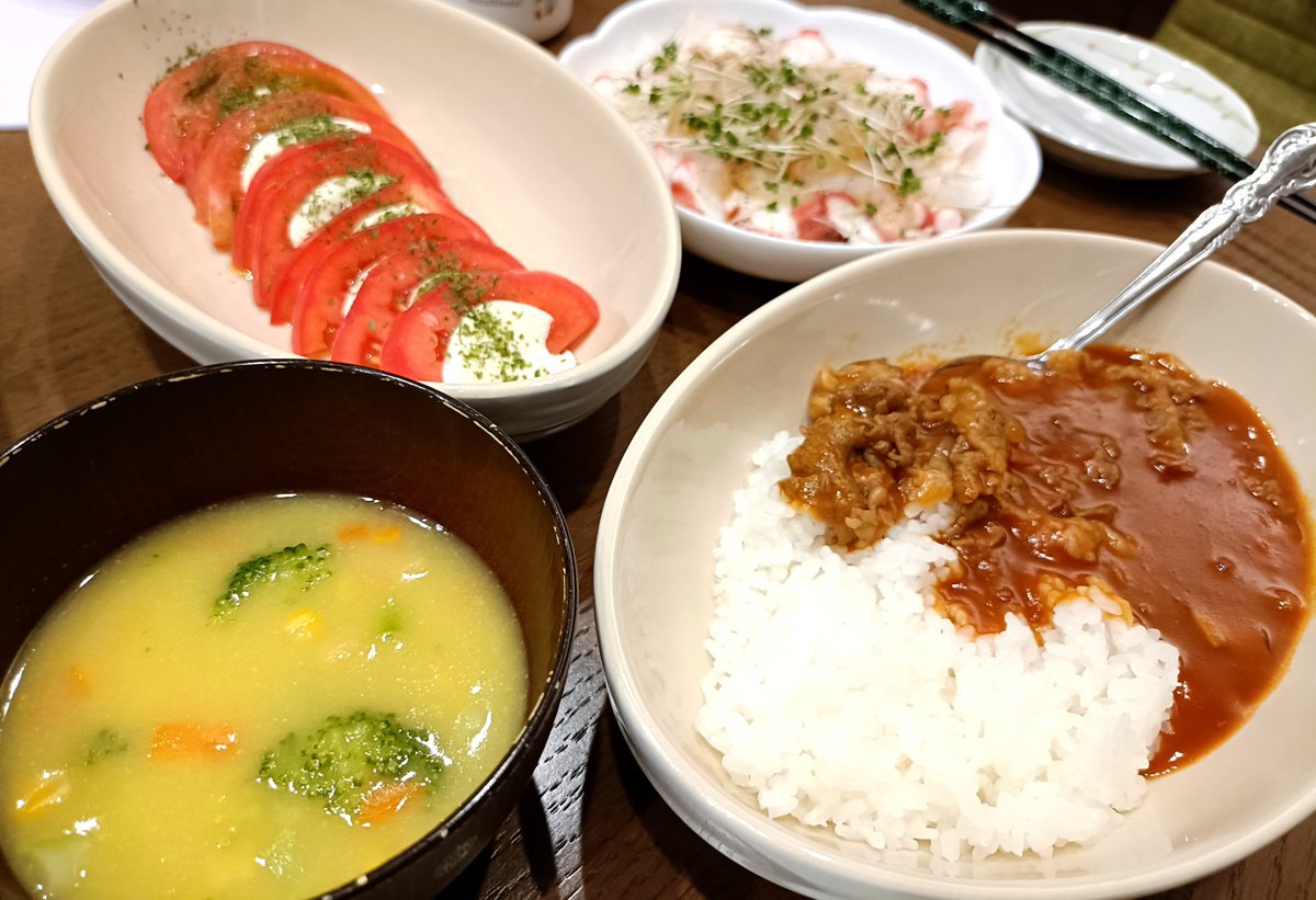 amchoco's tweet photo. 誕生日なので好きなご飯とケーキを用意してもらった！！ https://t.co/LMyxF9VCsQ