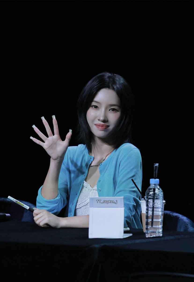 ttsoyeonjj's tweet photo. 260726.  am

🩵청순하면서 너무 예뻐요✨

#SOYEON #소연 #ソヨン  
#아이들 #idle https://t.co/cygIwEBRLj