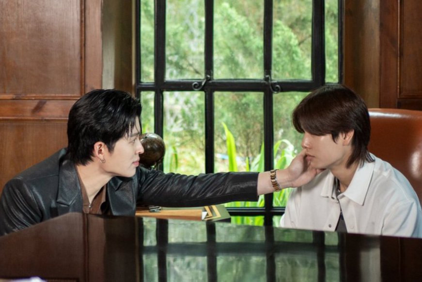 doublepjourney_'s tweet photo. คนนึงอ่อนแออีกคนเข้มแข็ง คู่ชีวิตที่คอยสลับผลัดดูแลหัวใจกันอย่างดีเลย 🥺🫂

#PeachAndMeSeriesEP3 https://t.co/0lfSZv1u5c