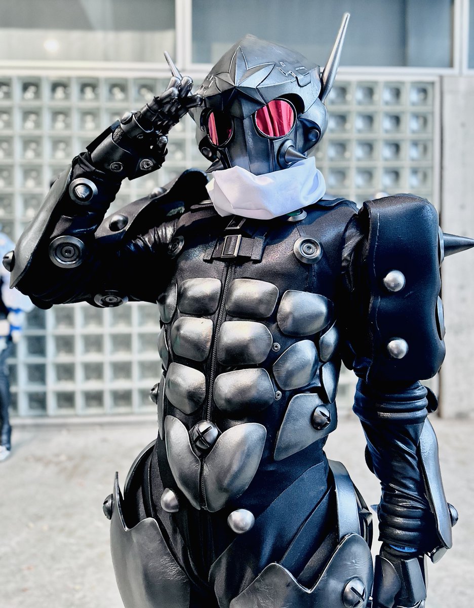 caph_cw's tweet photo. ふぇりおさん（@ferio2）の強化外骨格零！
三千の英霊が宿りし運命の鎧！神武の超鋼！
色々なポーズを撮らせていただいたんだけどどれも覚悟そのもの😭自分の写真技術の無さが悔しい
そして何かリクエストがあれば…とのことだったので、是無の構え！（1枚目）
一撃必生！かっこよすぎる〜〜私も生まれ変わりました　大好きな覚悟が実在して���ずっと照れてしまった…本当にありがとうございました😭