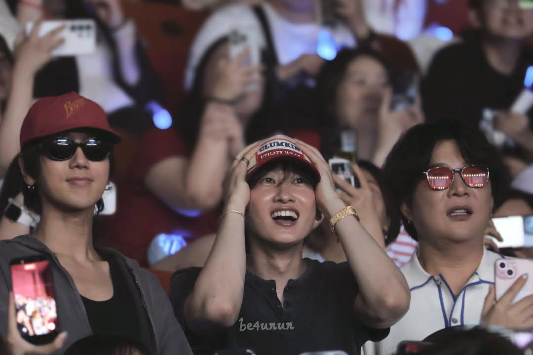 heechulxteukie's tweet photo. HAHAHAHAH THEIR REACTION🤣🤣🤣🤣
cr be4unun https://t.co/BcThsaGwsV