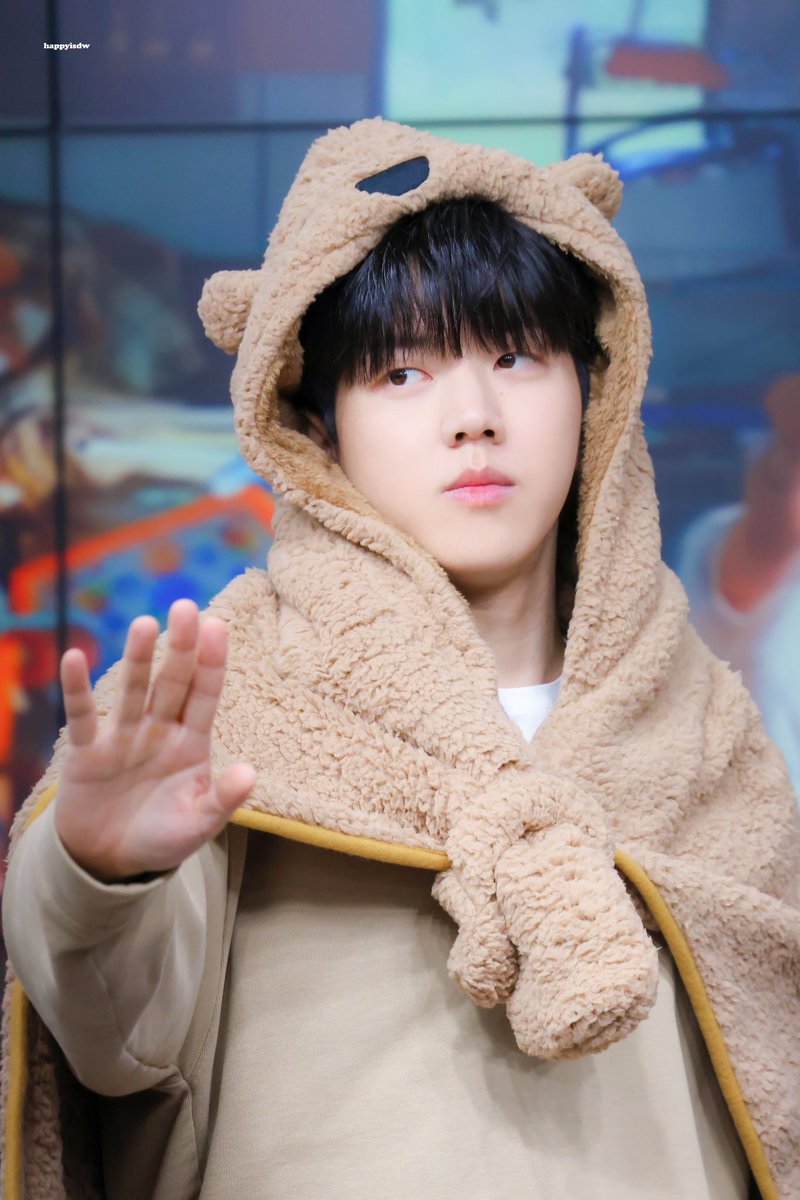 _dwp1tz's tweet photo. 밥 잘챙겨먹고 다녀 https://t.co/nhgoGYtIW9