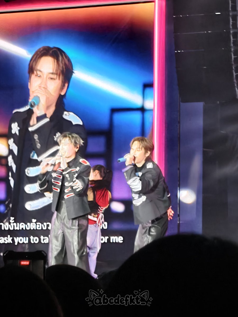 abcdefkt_'s tweet photo. bounprem's stage energy as alwayss

EMBPFK FEEL THE FUN TOGETHER
#FFFPartyConcert2026D2 https://t.co/fmdHXvDggY