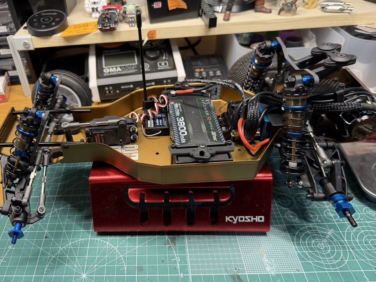 FTdai_rcbuggy's tweet photo. シャーシがもうカッコ良い!📸
#RC10FT
#associated
#weareae https://t.co/3ahe6tkYdA