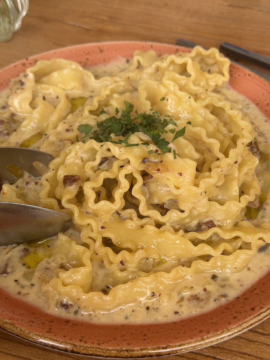 oneuncafe tweet picture