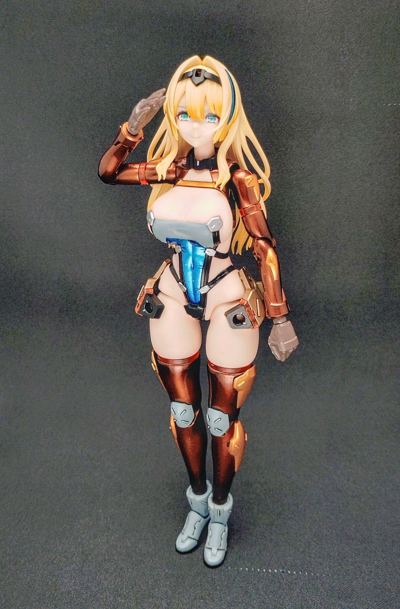 ddddd15824852's tweet photo. なんとかゼニス・ガール完成です！
初代のFMのイメージがあったから
サンドイエローよりは軍隊色に。
（これがカレンデバイスですか？）

あちこちで言われてるけど
ちょっと所々組みづらかったですね。
ガレキを複製した時みたいなバリとかあったりして😥

次は地獄の壁のフロストを出してください！ https://t.co/GKSpK3SyMl