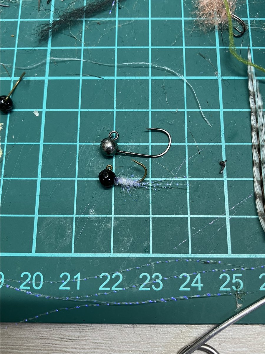 sarupannchi's tweet photo. 使う予定は無いけど豆アジシバキ用フライを作った
このサイズのワームほぼ無いから巻いた方がいいのよね https://t.co/NJY8j4vWVY