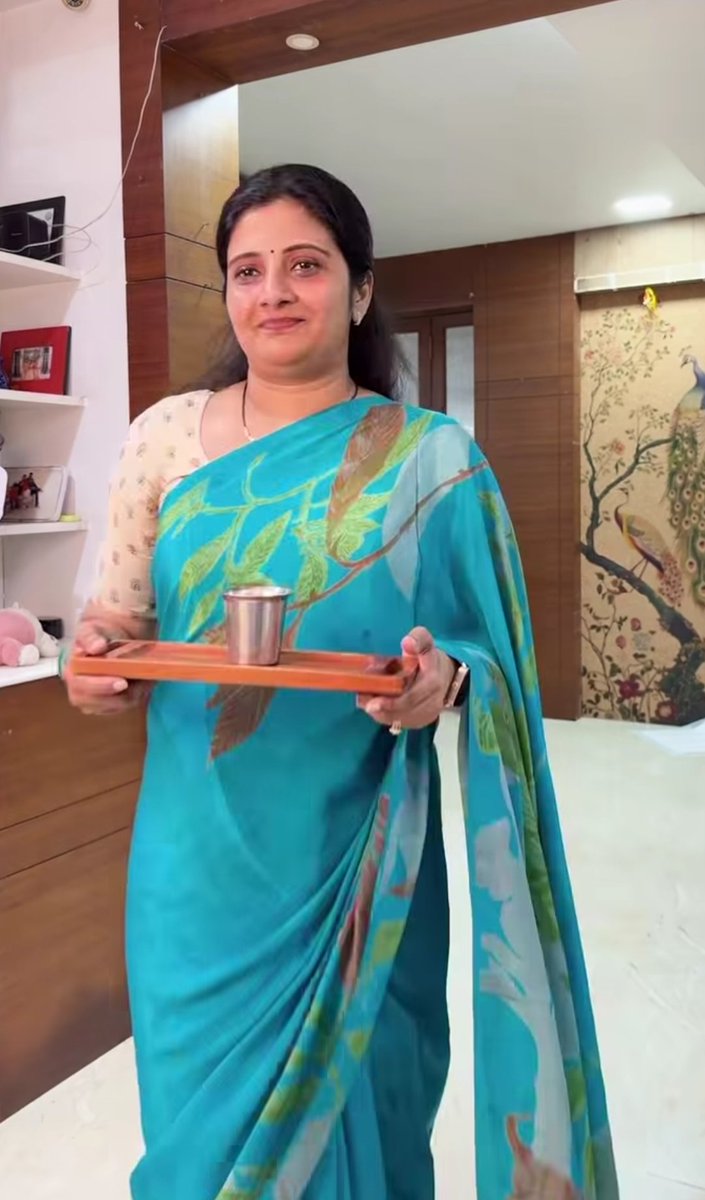 Vatsyayana009's tweet photo. Ranku moguduki phone chesi welcome drink isthundhi lanja 
Idhi mamul Boku lanja kadhu ra babu dhini ammanu denga kasi lanja idhi https://t.co/8P9PKf1KTb