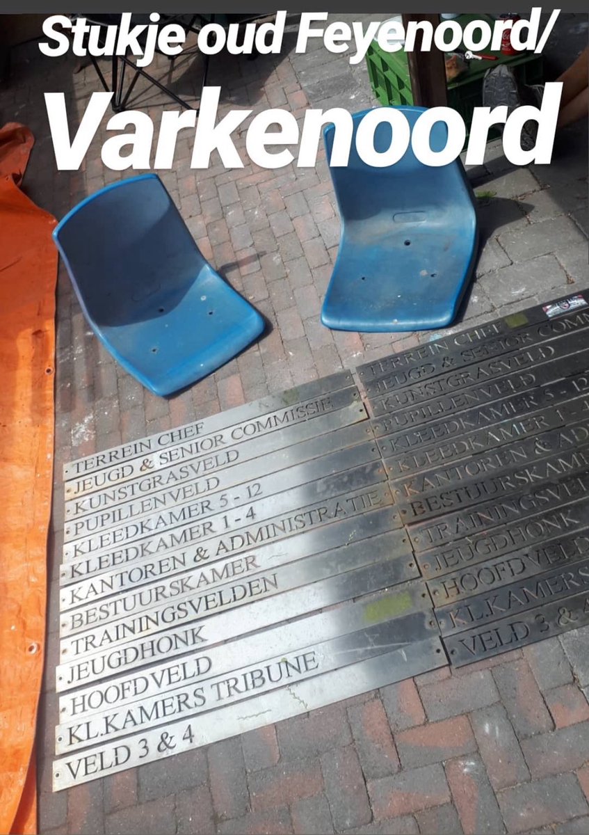 zlnd010's tweet photo. @FR12Patrick @footy1908 Gelukkig nog een stuk kunnen bemachtigen als herinnering.. https://t.co/78ioaoz4DI