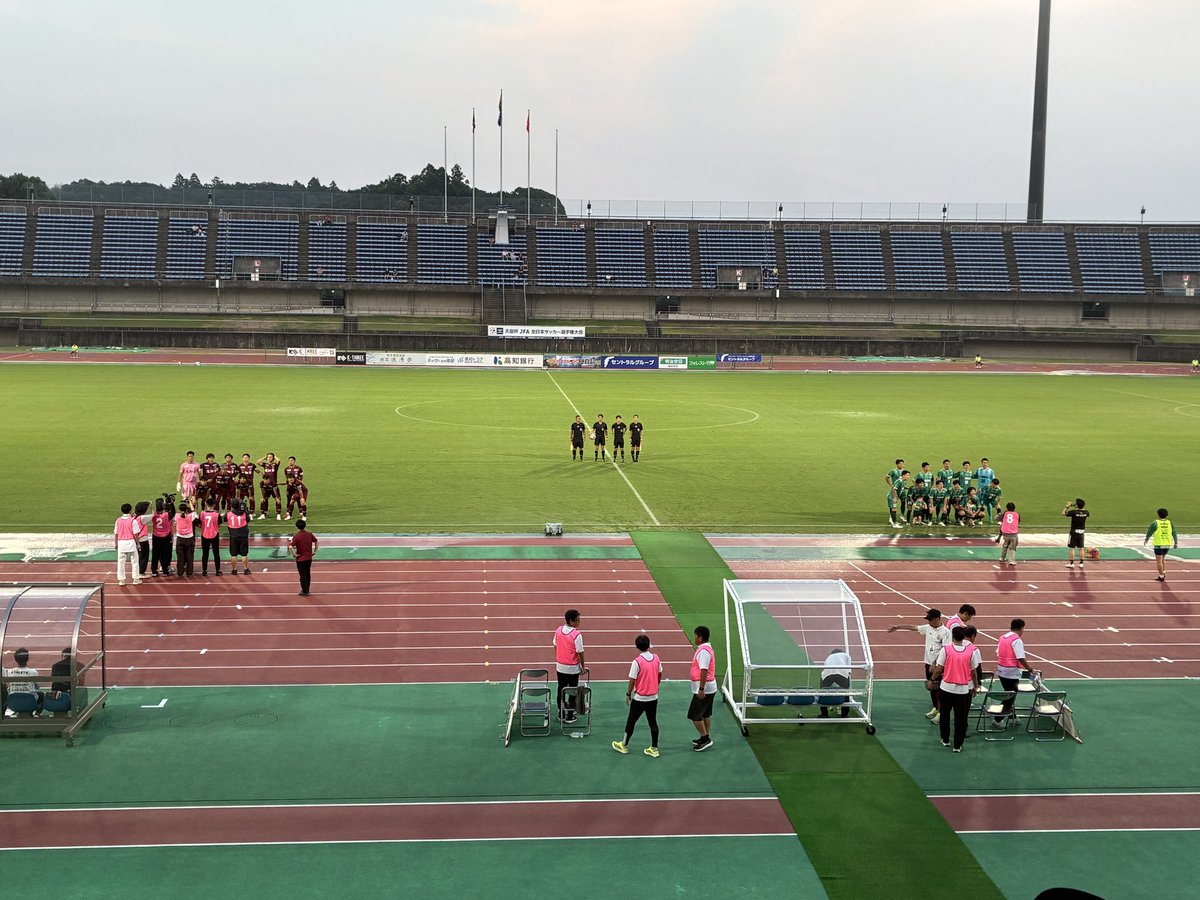 1923ishii's tweet photo. 第31回高知県サッカー選手権大会
（天皇杯 JFA 第106回全日本サッカー選手権大会高知県代表決定戦）
決勝
前半終了
高知ユナイテッドSC 3-0 KUFC南国

#GIKENスタジアム
#高知県立春野総合運動公園陸上競技場
#春野
#高知ユナイテッドSC
#KUFC南国 https://t.co/ff8o4rk3Q0
