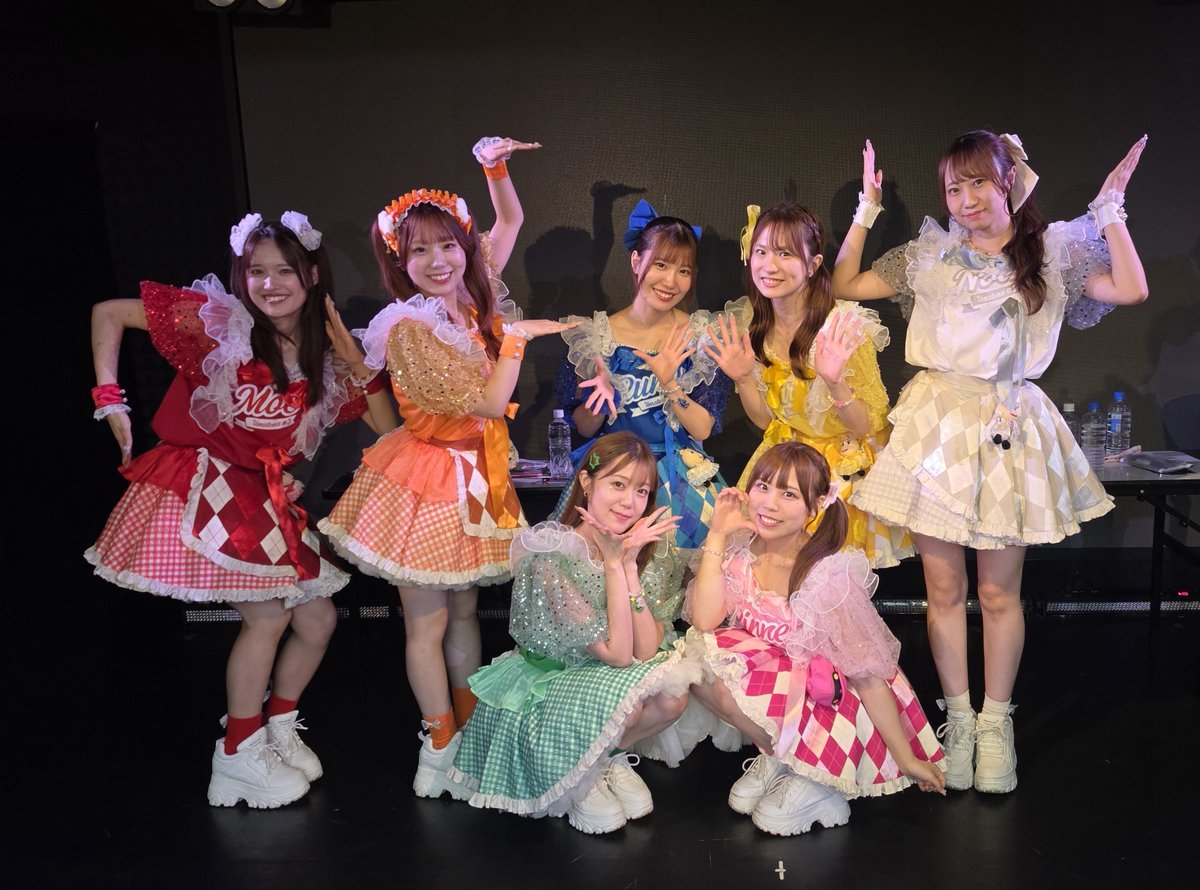 _UMATENA's tweet photo. 『BUZZDOL LIVE』
『BLUE STEP』

今日は2会場、マスラオ福岡さん・SUNHALO THEATERさんでのLIVEでした🎤

どっちも25分のアツアツなステージでした😅💦
大変盛り上がってくれてありがとうございました😆

そして7月も、沢山ご来場頂きましてありがとうございます‼️
8月もメンバー全員で駆け抜けて行きます🏇🏇

来週もお待ちしております。
暑い夏を一緒に楽しみましょう☀️