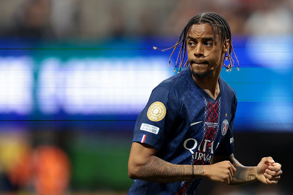 AnythingLFC_'s tweet photo. 🚨 BREAKING : In case of departure from PSG, Bradley Barcola gives his priority to Liverpool.

Discussions between the two clubs have already taken place regarding the French international.

(@Santi_J_FM) https://t.co/Rn9XrcvNaA