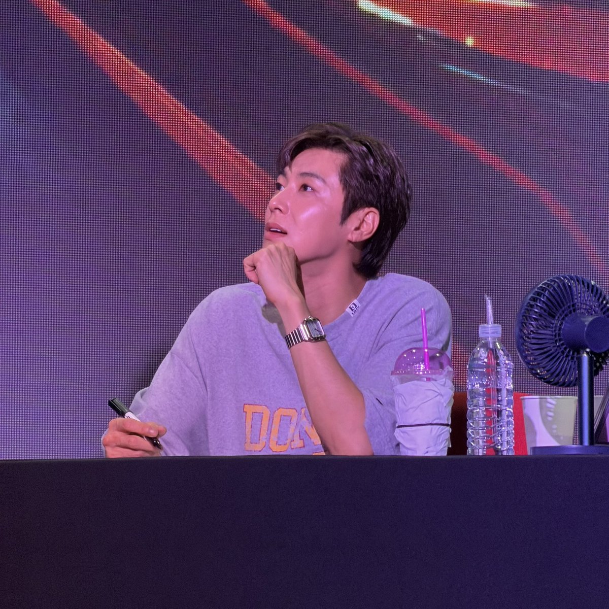 jwang2154's tweet photo. 260726 Berriz fansign event
handrawing of 유노랑이(no eyes👀）

#UKNOW #유노윤호
#TimesTickin #UKNOW_TimesTickin https://t.co/i2pfwA63Vw
