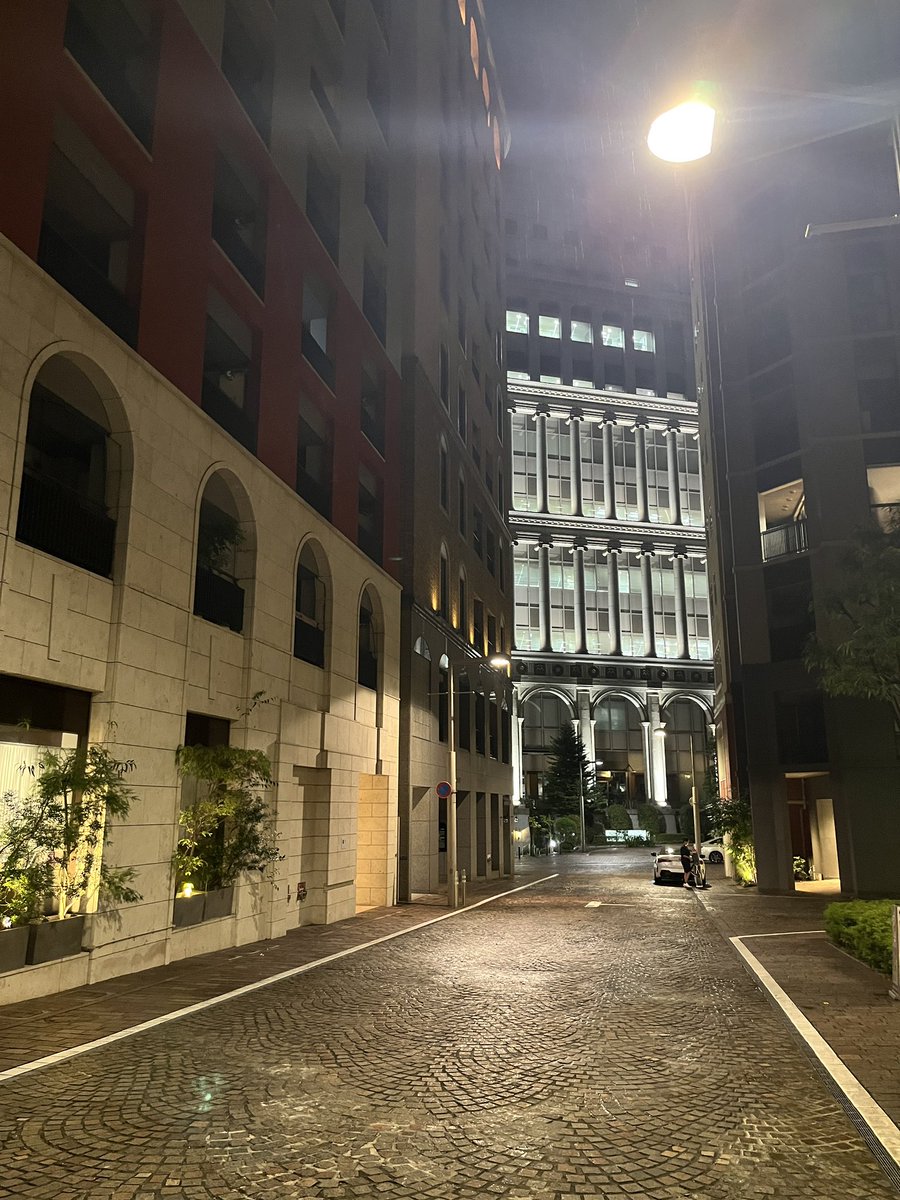Akitoooelm's tweet photo. 帰り道。
また雨降ってきたぜ☔️😅 https://t.co/Kzim42bhSm