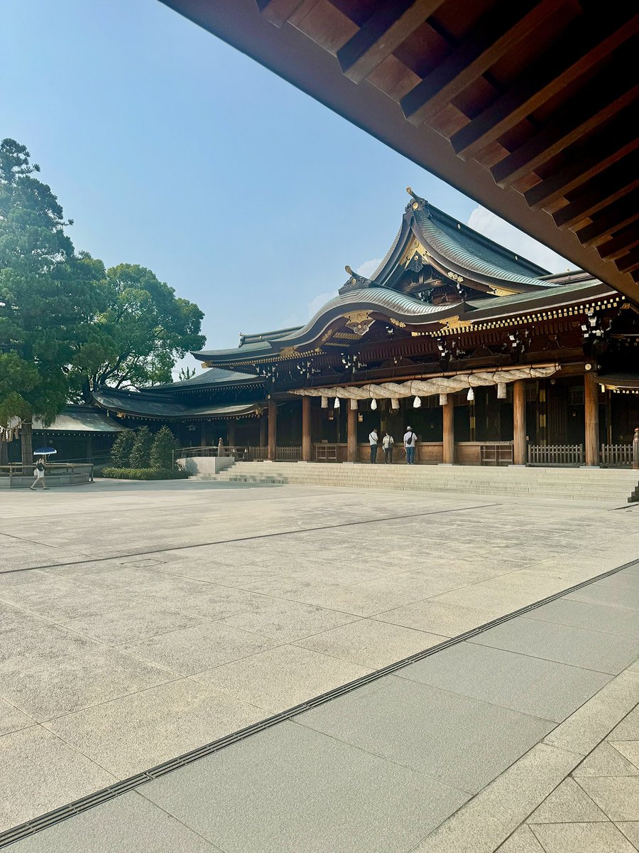 __marmi333's tweet photo. この間は寒川神社へ⛩
めちゃくちゃ暑かった🫠☀️

参拝した時は誰もいなくて…丁度、ご祈��が行われていて…神様に歓迎されているって、後に知って嬉しかったな😄😄🍃

渋滞していて予定より遅くなったけど、それも意味があったみたい🐉

暑すぎて焼き団子は見送ったけど次は絶対食べてやる🍡😻ﾓﾁｯ! https://t.co/6tNEB2cnOi