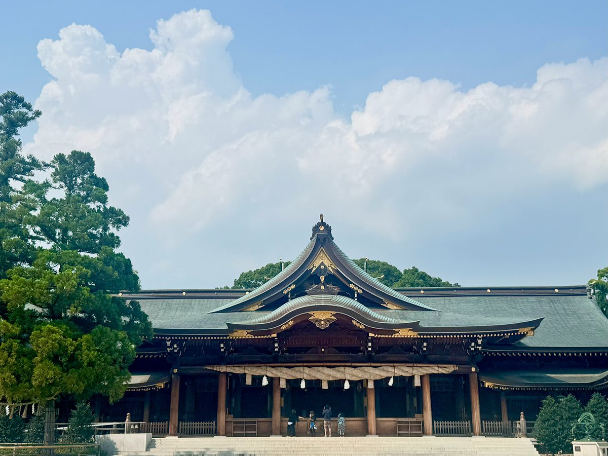 __marmi333's tweet photo. この間は寒川神社へ⛩
めちゃくちゃ暑かった🫠☀️

参拝した時は誰もいなくて…丁度、ご祈��が行われていて…神様に歓迎されているって、後に知って嬉しかったな😄😄🍃

渋滞していて予定より遅くなったけど、それも意味があったみたい🐉

暑すぎて焼き団子は見送ったけど次は絶対食べてやる🍡😻ﾓﾁｯ! https://t.co/6tNEB2cnOi