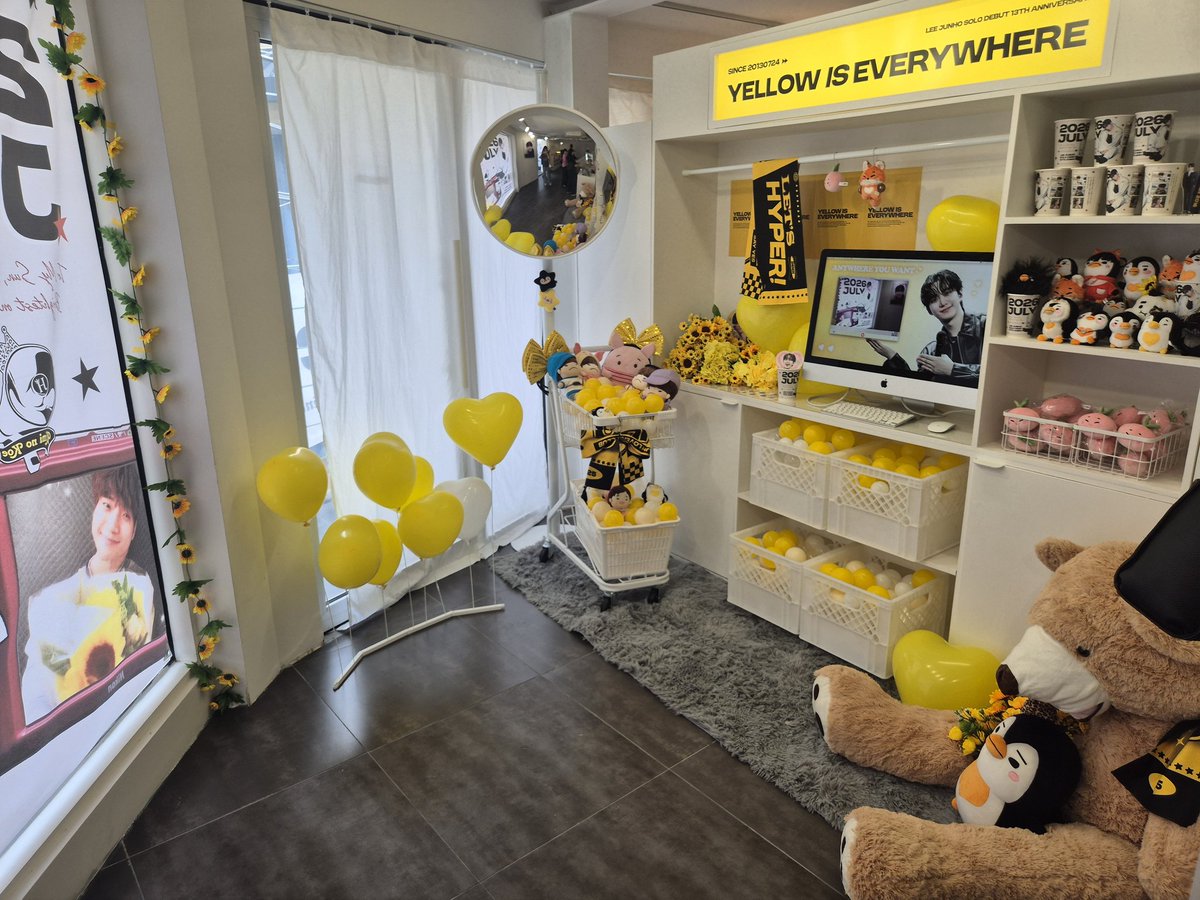 ljhluvday's tweet photo. 소소하지만 준호로 가득했던 곳
입장부터 설레임💛
아가라니...🥰
@jh_nunaissance
#여름왕자님_야호 https://t.co/S4ejl8rTzo