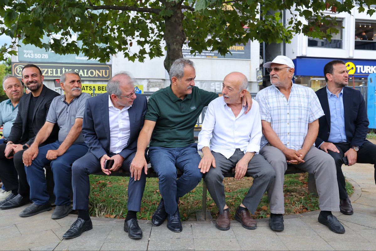 prof_mahmutozer's tweet photo. 📍Fatsa 
Ak Parti MKYK  üyemiz Fahrettin Yahşi, Fatsa Belediye Başkanımız İbrahim Ethem Kibar, Zonguldak İl Koordinatörümüz Selman Altaş, Ak Parti Fatsa İlçe Başkanımız Yasin Sarıçiçek ile Fatsa’mızda hemşehrilerimiz ile bir araya geldik. Esnaf kardeşlerimize işlerinde kolaylıklar ve bol kazançlar diledik.