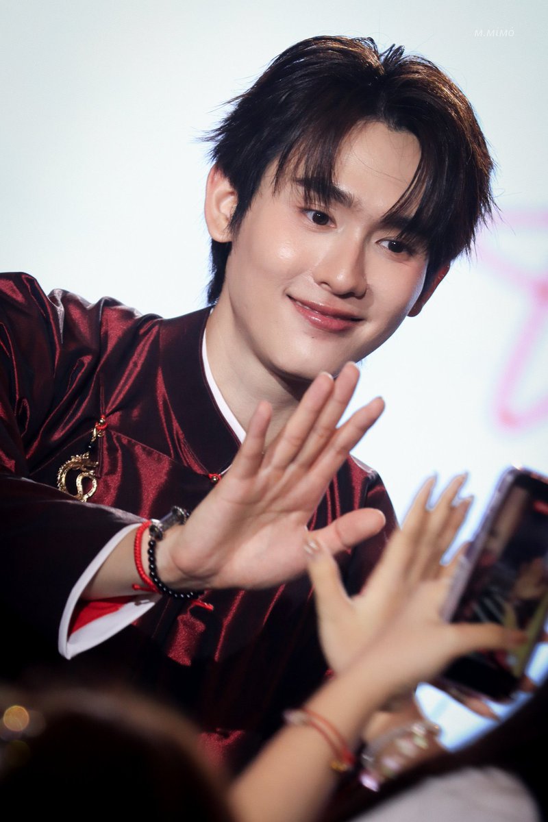 ppangg_ppondd's tweet photo. FORCEBOOK MAFOX VNFM
#ForceBookFMinHCMC

เจ้าผาเวียง                       เมียเจ้าผาเวียง https://t.co/sWuR3VaDbz