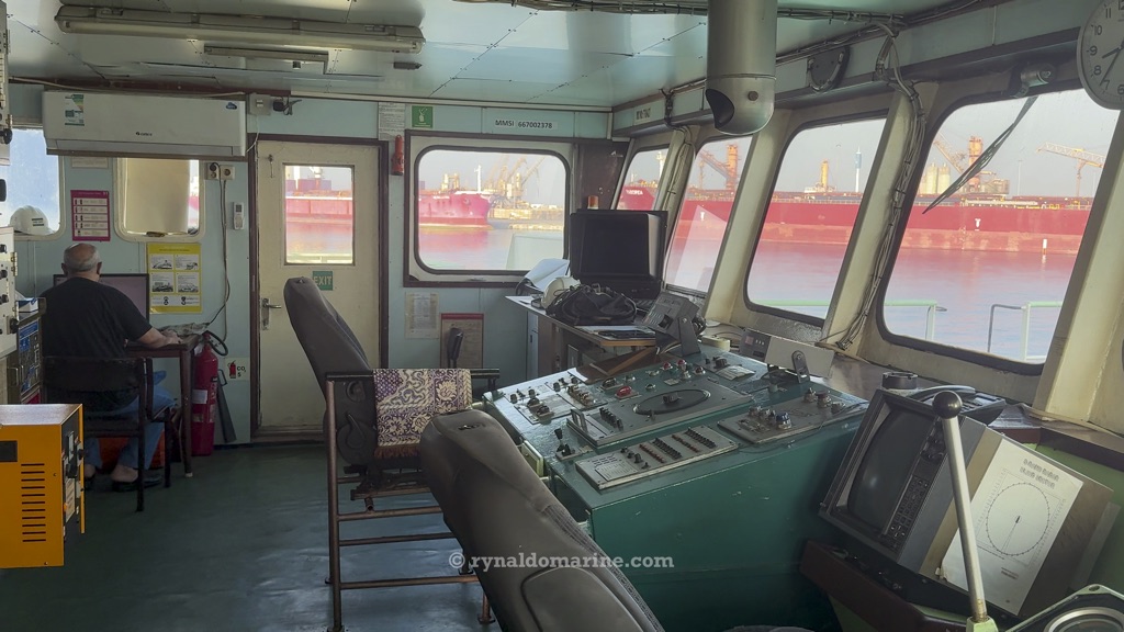 rairynaldo's tweet photo. Safe navigation depends on clear communication, strong situational awareness, and effective teamwork on the bridge. Every decision matters when managing the vessel, traffic, weather, and navigational risks

Explore more at https://t.co/YFxWmsY1Yi

#rynaldomarine #BridgeNavigation https://t.co/mQIyY7UxQG