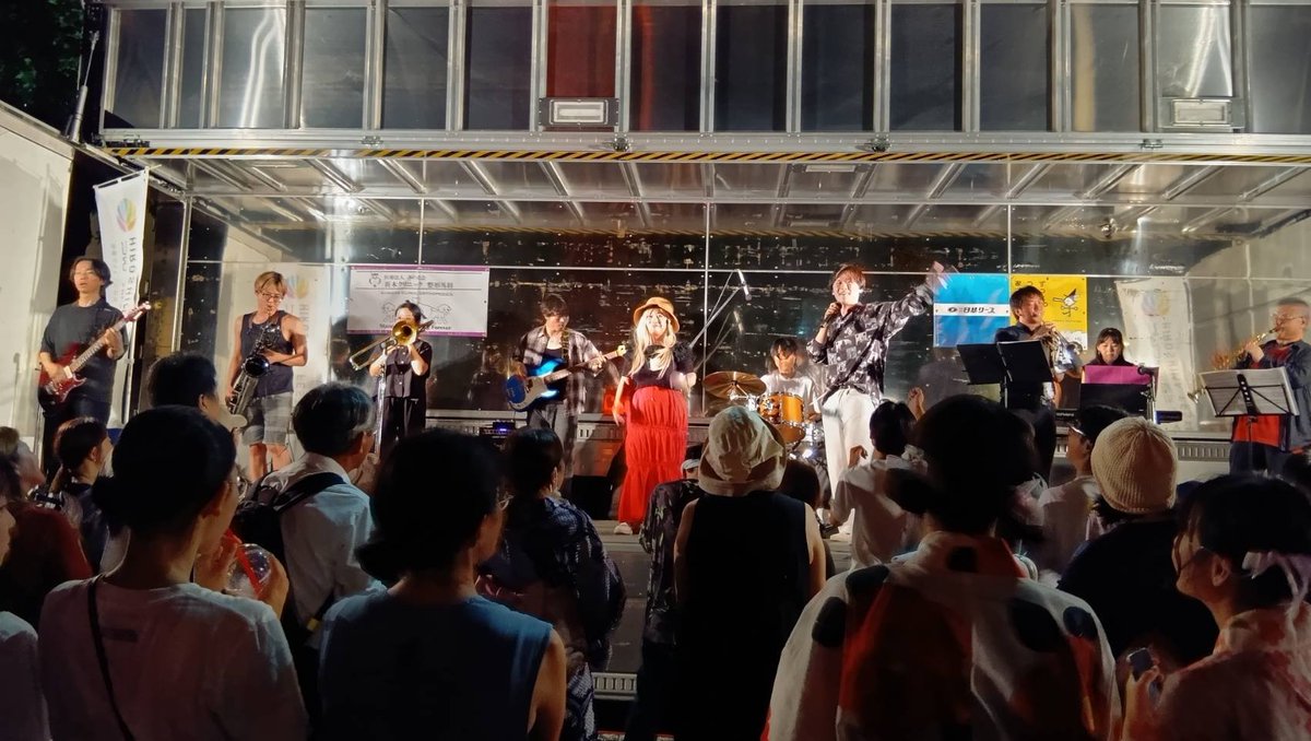 HiroMTB_windsyn's tweet photo. 昨日は牛田の夏祭り「ほおずき祭り」にヨコスカンズで出演しました。 https://t.co/tPkWyB2F8T