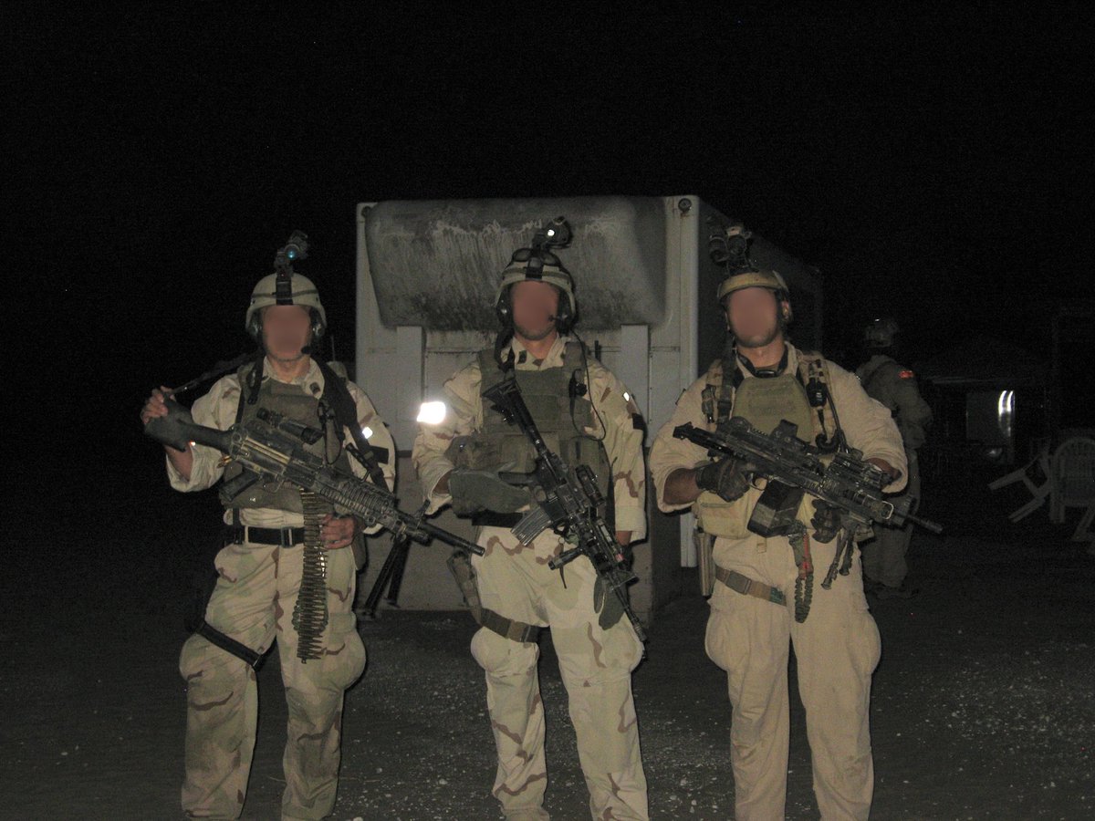 Mothman_FA6's tweet photo. NSWDG &amp; 75RR , IRAQ 2005. https://t.co/YeDd2bgCzt