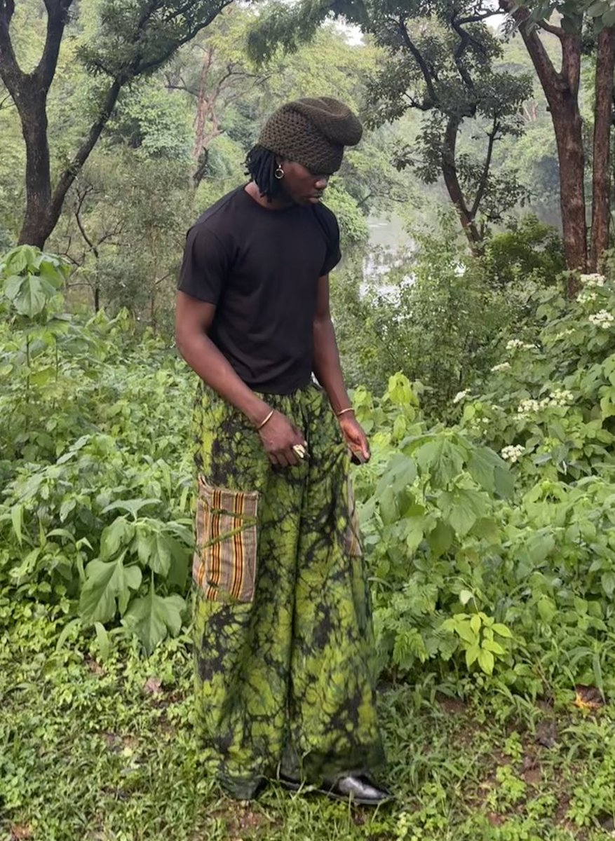 dre_foryoursoul's tweet photo. Happy birthday Dre, may the grass remain green🌱 https://t.co/qTMxIBF79X