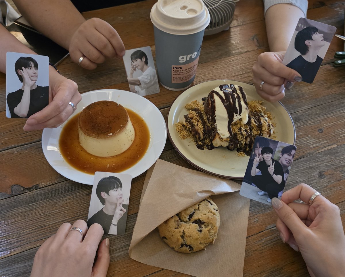 tkfka1208's tweet photo. @ko_fix @neo22666 @kkuni45 @Eugene_4u ㄲㅑ마싯다 ☕️🧇🍮 https://t.co/ZJZSFpSSpc