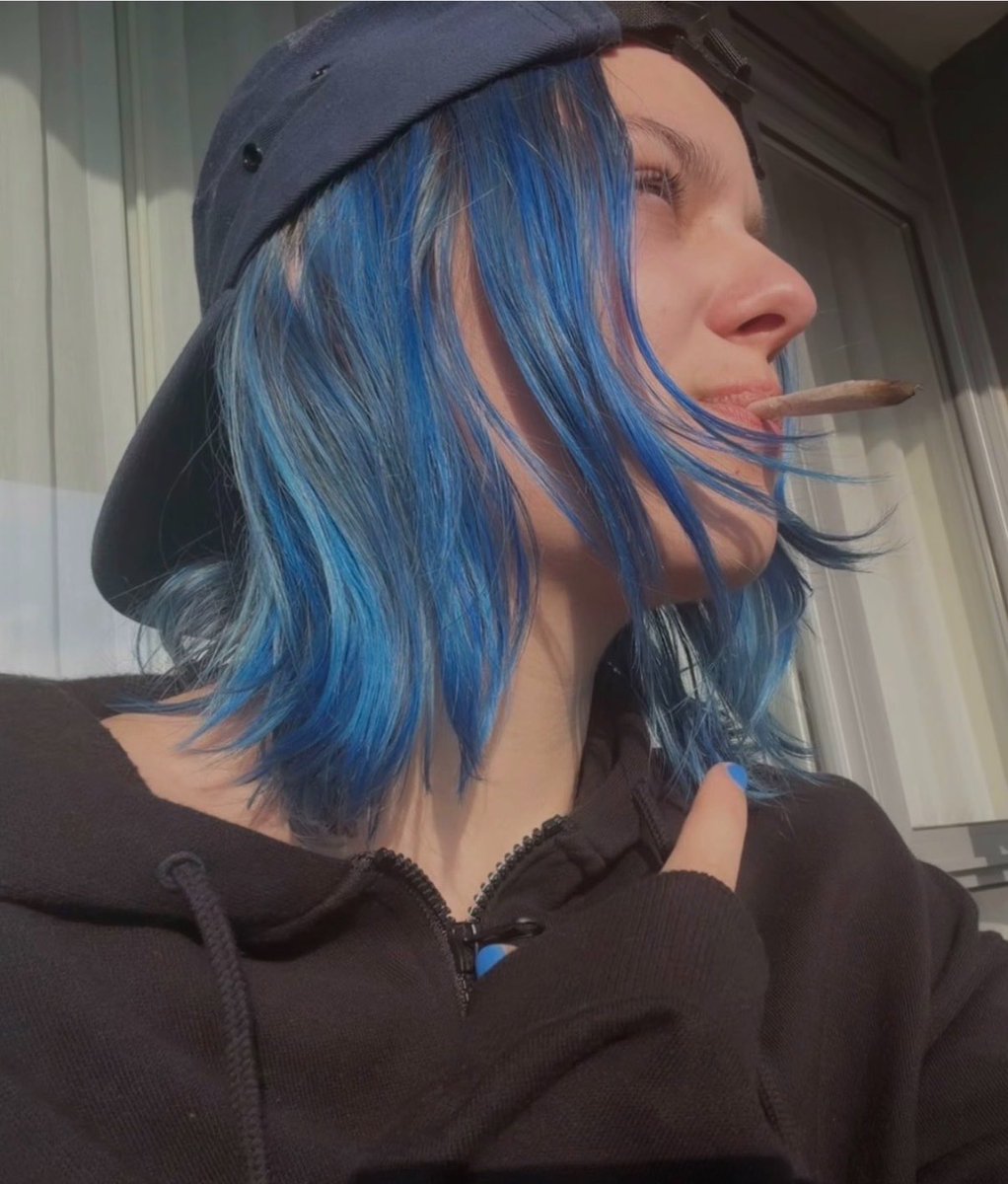 fanofpricefield's tweet photo. pushes their heads together and makes them kiss https://t.co/Dtn87bpQtw