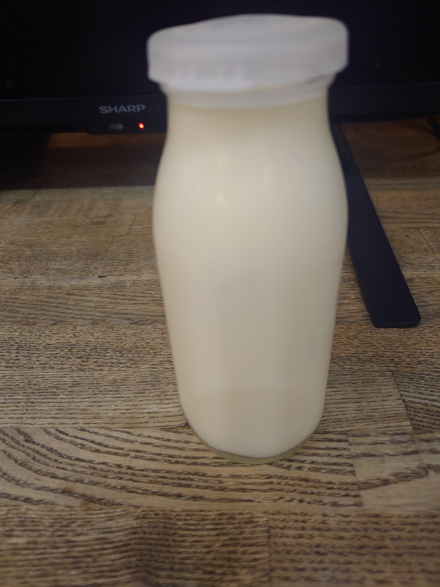 J_JIN_JUN's tweet photo. フルーツオレin銭湯♨

今週は夏のボーナスが出て、思ってた以上に額が多くてテンション上がった( ∩'ω'∩) 

まぁ、仕事のテンションは上がらないんですけどね( ˙꒳​˙  )笑 https://t.co/OmwhM7ez5V