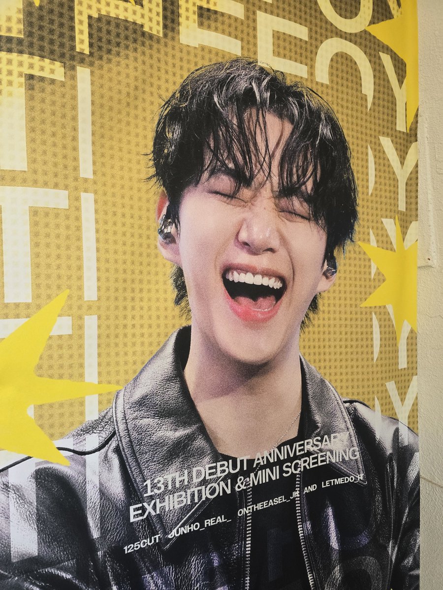 bshee0410's tweet photo. 사인도 보고 스파게티 준호도 보고♡
#THE_FLOW_OF_YELLOW https://t.co/CUl15lXK6Q