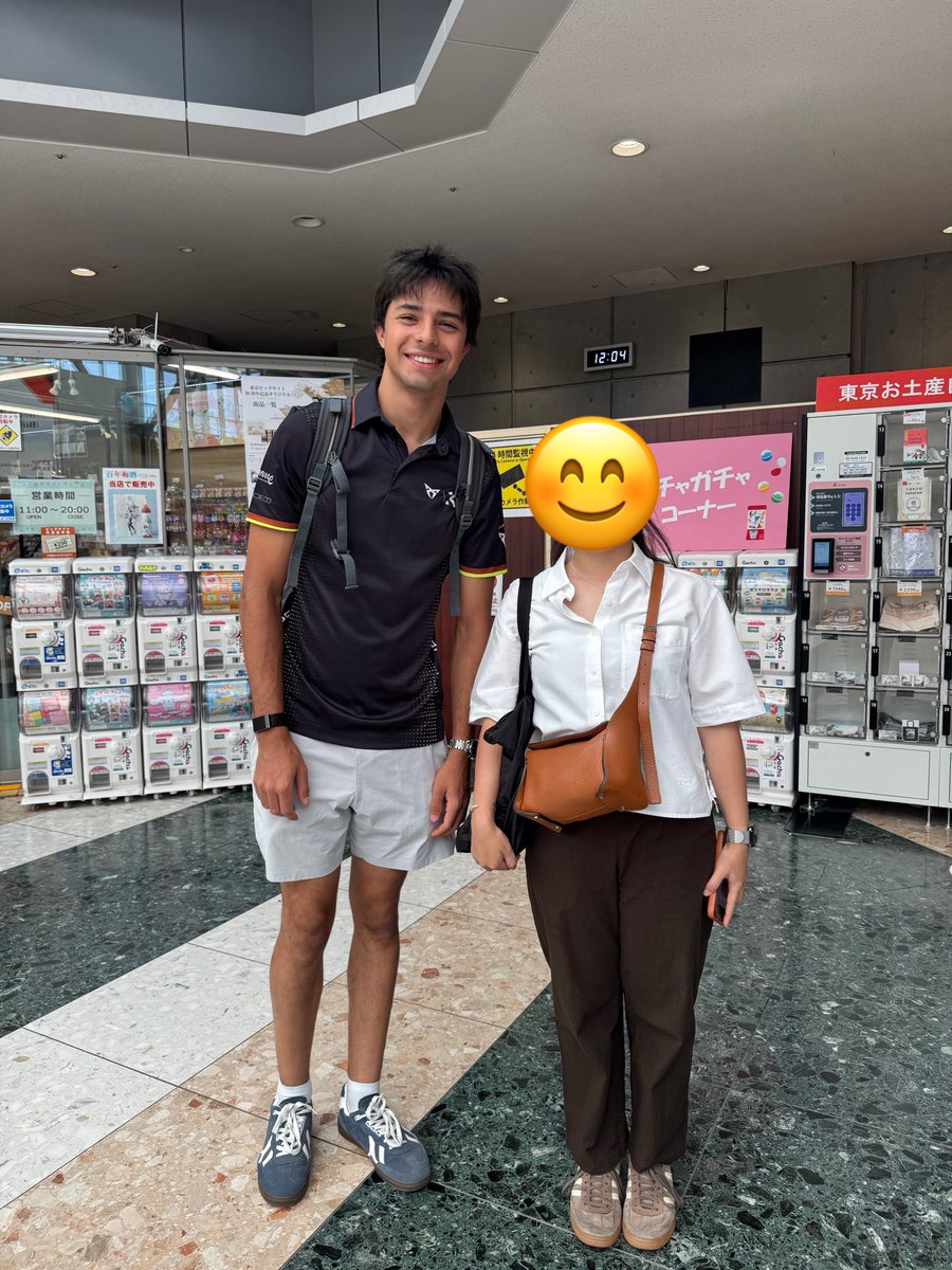 lkanal2's tweet photo. CUPRAの2人に会えて嬉しい☺️🫶

#TDKTokyoEPrix #TokyoEPrix #FEjp #FormulaE https://t.co/zapsmxuph8