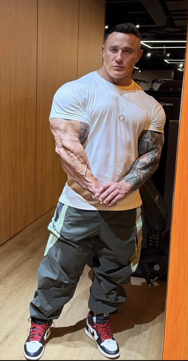 MuscleJacking's tweet photo. Muscularity of Fabio Rezende 🇧🇷 https://t.co/dO7fH7EsHA