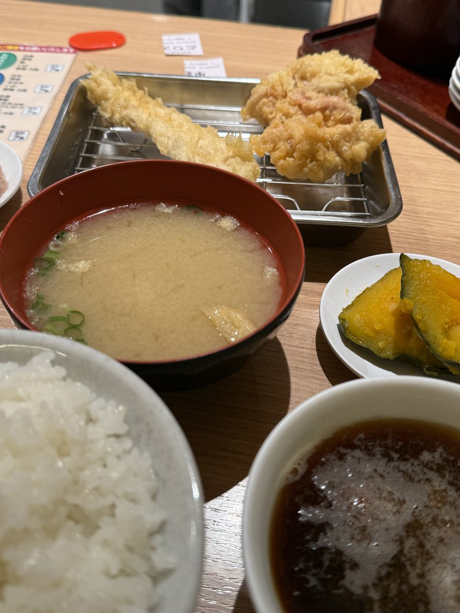 North_Gate_One's tweet photo. 俺は名物食べるんで🫵🏻🫨
失礼なエビとイカを完全に排除したとり天定食は美味かったです🌛🫷🏻 https://t.co/NrGx7xPaca