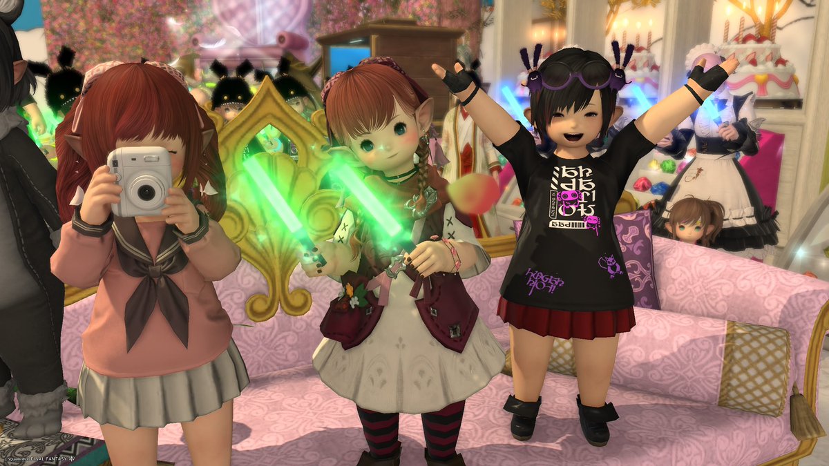 sanadesukeredo's tweet photo. 昨日はあいこちゃん生誕祭♪たくさんのララフェルで賑わってたよ〜！特別なコラボがたくさんあって、演奏×ダンス！？どうなってるんだいそれは！？と思ってた！すごい！！おざぶをぴょんまた見たいなあ…
あいこちゃんお誕生日おめでとう〜！！
#あいこちゃん誕生祭 https://t.co/6WdK7yr03Z