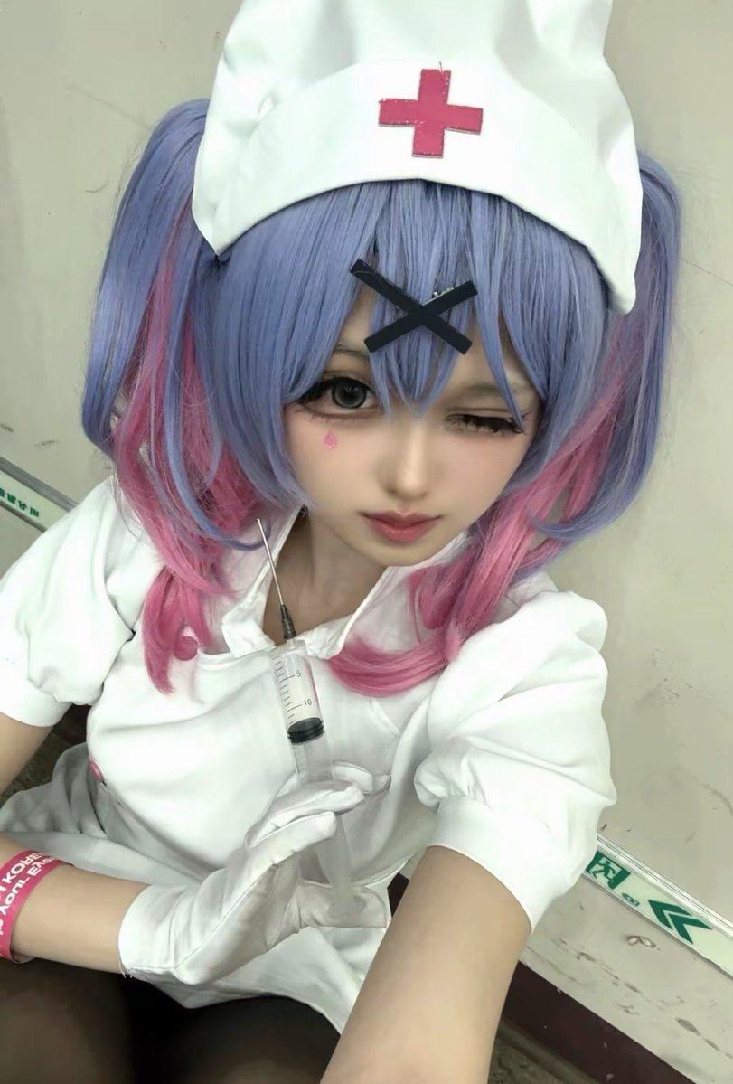 イオ tweet media
