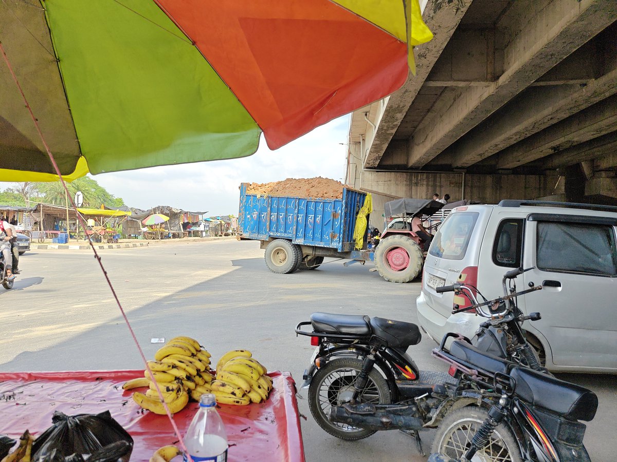 vs475203's tweet photo. लापरवाह सिस्टम 
पनेठी चौकी छेत्र मे चलता है अवैध खनन, चौकी इंचार्ज नहीं देते ध्यान, क्या साठ गाठ से चलता है अवैध खनन, दिन मे भी मट्टी भरकर निकलते है ट्रैक्टर थाना छेत्र अकराबाद 
@KrNeerajJadaun 
 @aligarhpolice 
@Uppolice
@dgpup
@sspaligarh 
@myogiadityanath https://t.co/CdZ1PMClAZ
