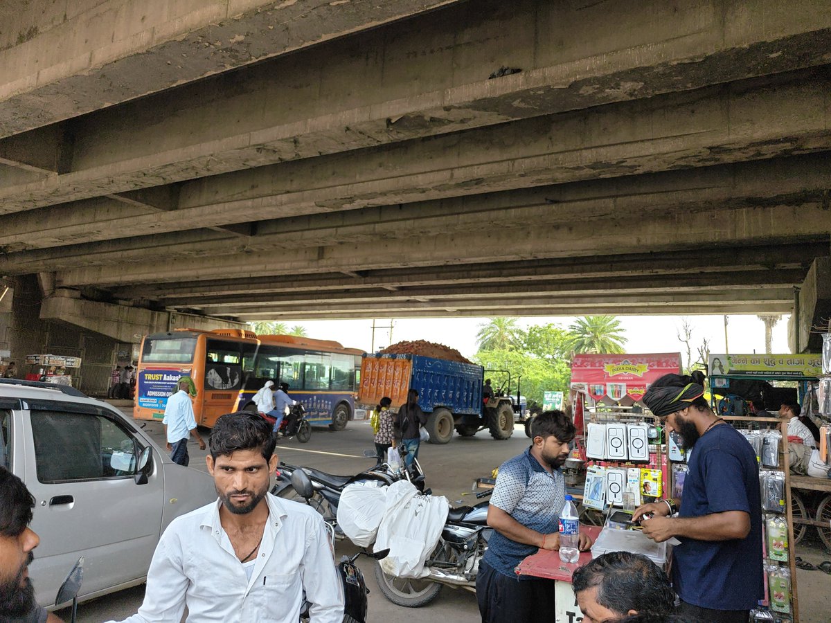 vs475203's tweet photo. लापरवाह सिस्टम 
पनेठी चौकी छेत्र मे चलता है अवैध खनन, चौकी इंचार्ज नहीं देते ध्यान, क्या साठ गाठ से चलता है अवैध खनन, दिन मे भी मट्टी भरकर निकलते है ट्रैक्टर थाना छेत्र अकराबाद 
@KrNeerajJadaun 
 @aligarhpolice 
@Uppolice
@dgpup
@sspaligarh 
@myogiadityanath https://t.co/CdZ1PMClAZ