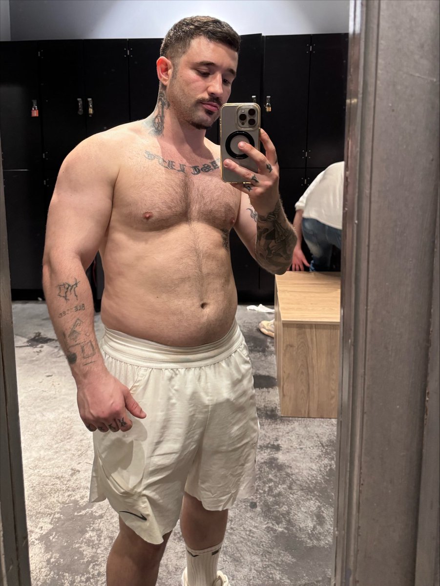 blessed_xboy's tweet photo. prefiro corpo assim que aqueles sarados de academia https://t.co/Y7do9402Sp