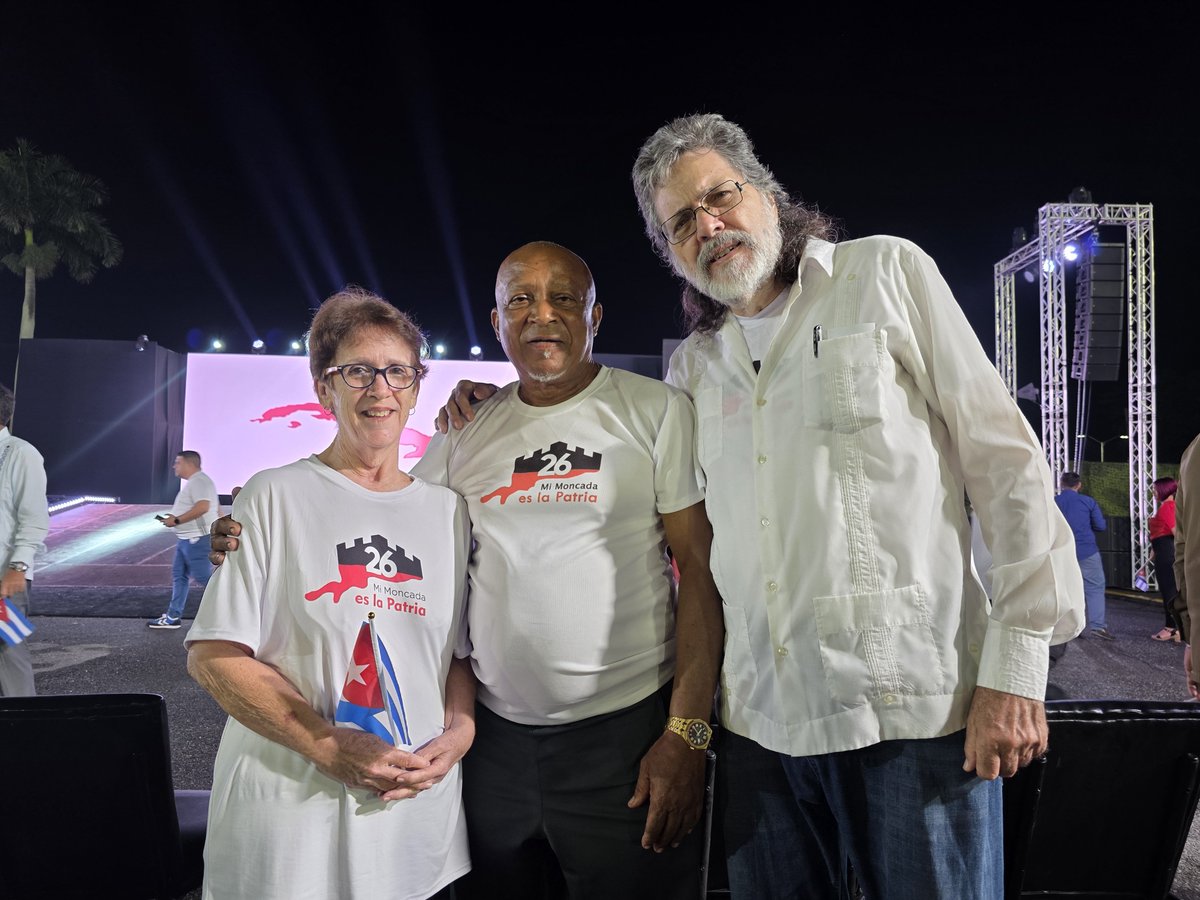 AbelPrieto11's tweet photo. En la Plaza de la Revolución de Pinar del Río, con dos glorias de la provincia y de toda Cuba: Carmita y Urquiola. #PinarEn26 #MiMoncadaEsHoy https://t.co/sEf6FxXNTz