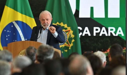 Nexo_Latino's tweet photo. Brasil niega visas a funcionarios de EEUU para contactos electorales
 
Brasil negó visas a dos funcionarios del Departamento de Estado de EE.UU. que planeaban reunirse con autoridades electorales antes de las elecciones de octubre. https://t.co/sx8ct5NOhl