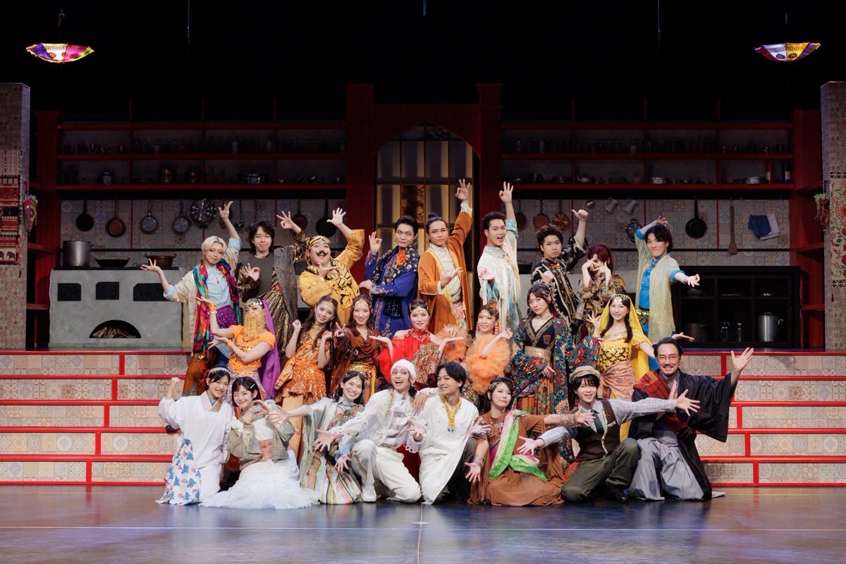 kotori_kojima's tweet photo. 【大千穐楽】
#ココロ踊ル #ナマステ 
全7公演誰無事に終演しました🍛✨️
顔合わせから今日までずーーーっとココロ踊り続ける幸せな時間でした！
ご来場、ご視聴いただいた全ての皆様！
ココロからナマステ🙏
稽古ちゃん本当にありがとう♡
ターメリック/へーランバ・ラール・グプタ役 小島ことり https://t.co/zf9zRNIYfx