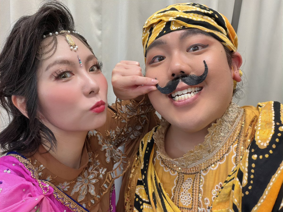 kotori_kojima's tweet photo. 【大千穐楽】
#ココロ踊ル #ナマステ 
全7公演誰無事に終演しました🍛✨️
顔合わせから今日までずーーーっとココロ踊り続ける幸せな時間でした！
ご来場、ご視聴いただいた全ての皆様！
ココロからナマステ🙏
稽古ちゃん本当にありがとう♡
ターメリック/へーランバ・ラール・グプタ役 小島ことり https://t.co/zf9zRNIYfx