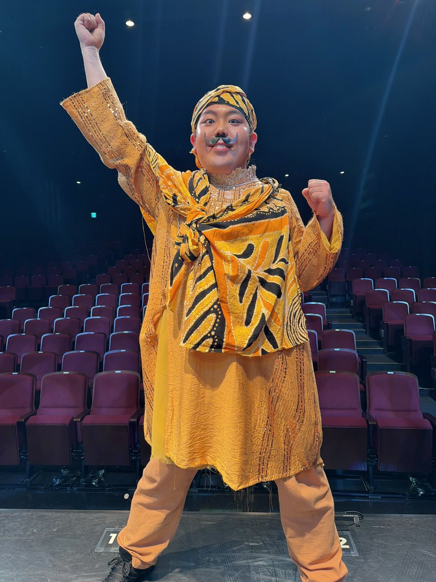 kotori_kojima's tweet photo. 【大千穐楽】
#ココロ踊ル #ナマステ 
全7公演誰無事に終演しました🍛✨️
顔合わせから今日までずーーーっとココロ踊り続ける幸せな時間でした！
ご来場、ご視聴いただいた全ての皆様！
ココロからナマステ🙏
稽古ちゃん本当にありがとう♡
ターメリック/へーランバ・ラール・グプタ役 小島ことり https://t.co/zf9zRNIYfx