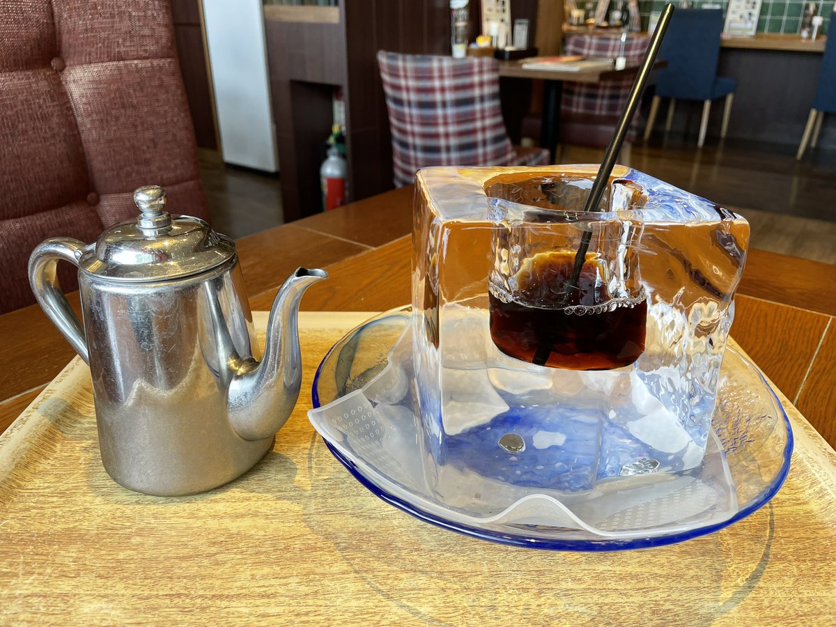 atsuko26841463's tweet photo. あずさ珈琲
かき氷信州ミルクと氷珈琲
憧れの氷珈琲飲みました
映えてます素敵✨ https://t.co/MWwgSAxH0T
