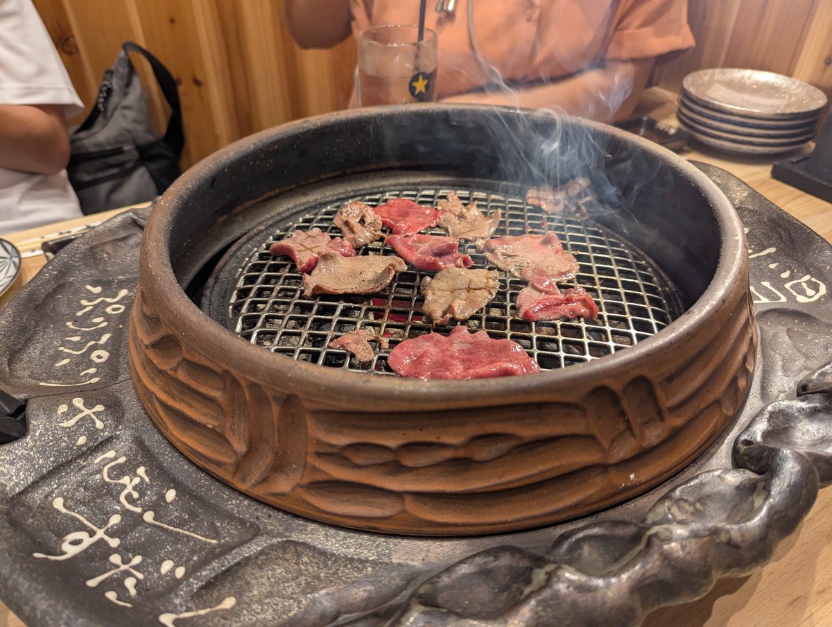 Toizu_MTG's tweet photo. 打ち上げの肉 https://t.co/F1xyC64XPQ