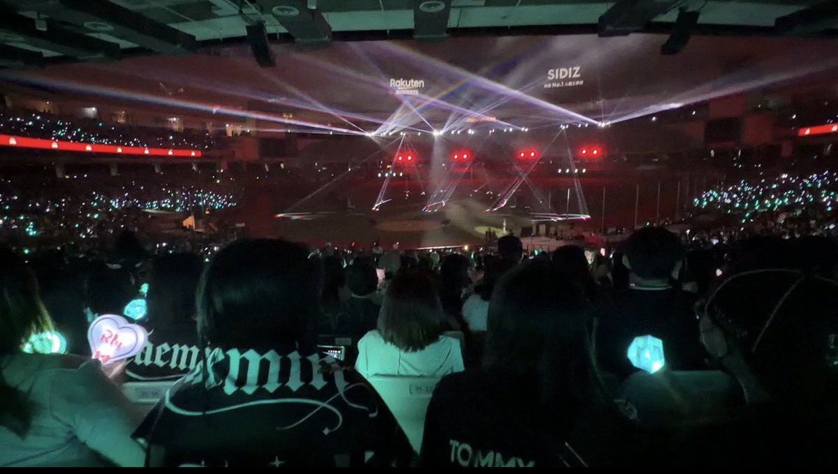 myadorable_ltm's tweet photo. 여기 완전 태민콘서트야 https://t.co/teXtMhxtLf